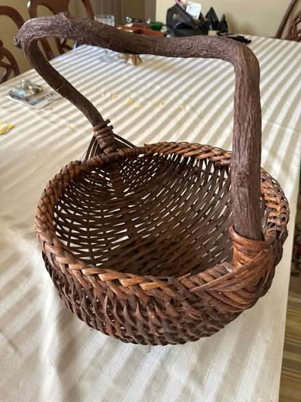 Photo of free Gorgeous Basket (Maple Lawn) #1