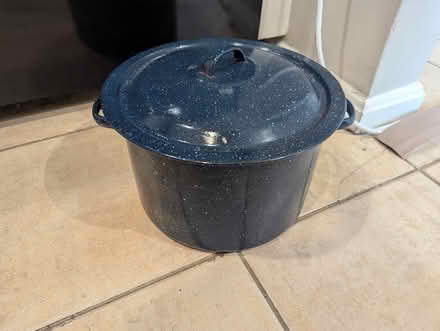 Photo of free 2 pots (Kingstown) #2