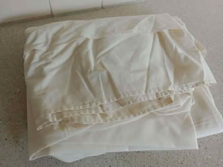 Photo of free Cream valance for King-size bed. (Tarvin CH3) #1