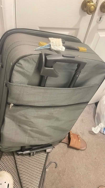 Photo of free This is a large traveling bag (Herongate CM13) #2