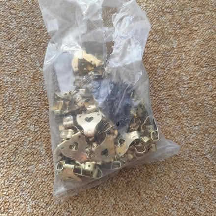 Photo of free Picture hooks with pins (Me14 2ha) #1
