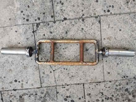 Photo of free Tricep bar (Oxford-Freegle CGA OX1) #1