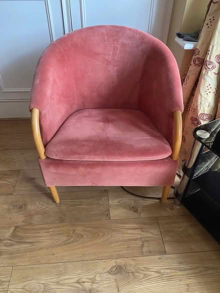 Photo of free 1960’s danish tub chair (West Ewell Epsom KT19) #2