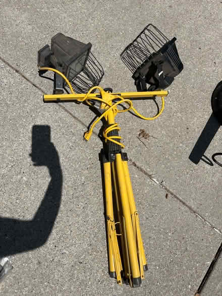 Photo of free Work lamp (Farmington Hills) #1