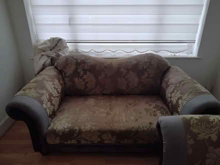 Photo of free Old sofa (Enfield EN3) #4