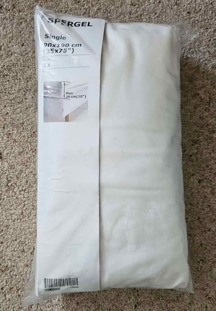 Photo of free White single fitted sheet (Kennington OX1) #1