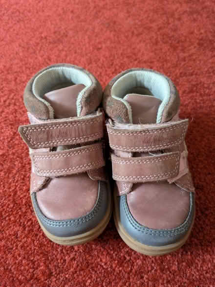 Photo of free Childrens' size 4-5 shoes (Kennington OX1) #2