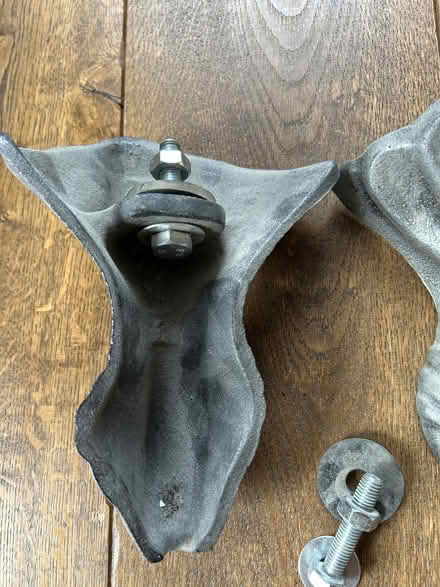 Photo of free Cast Iron Bath Feet (Dean EH4) #3