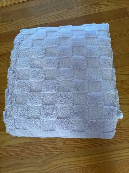 Photo of free Light purple throw (Darien) #1