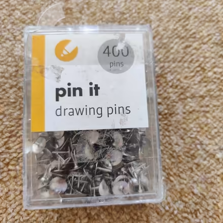 Photo of free Drawing pins (Me14 2ha) #1