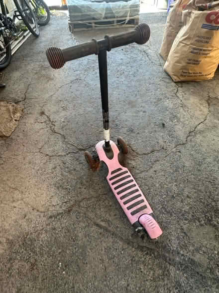 Photo of free 3 wheel scooter (Crestview, off viewmount) #1