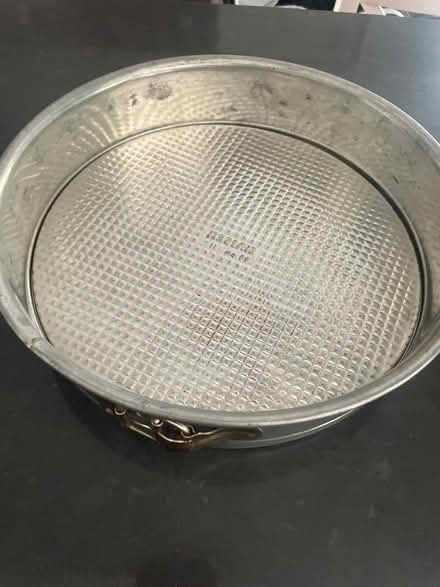 Photo of free 11” spring form pan (Aurora) #1