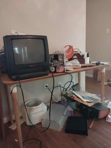 Photo of free Desk, table, coffee table, couch (78730) #4