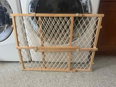 Photo of free Wood baby gate needs repair (101 and Fair Oaks Sunnyvale) #1