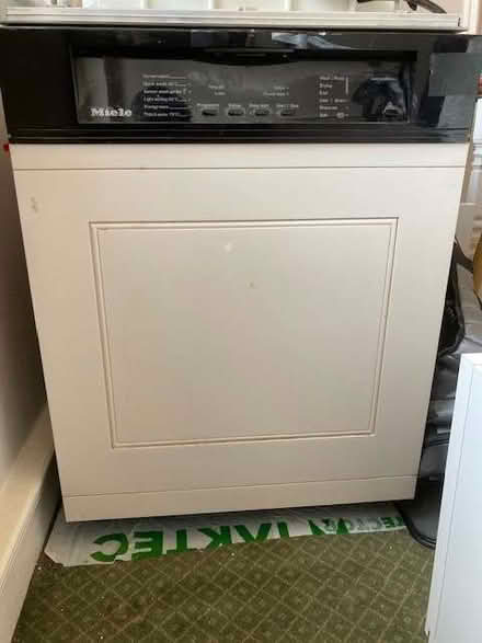 Photo of free Miele dishwasher in very good condition (Sloane Square SW1W) #1