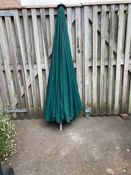 Photo of free Very large parasol = M/head River Area. (windsor-maidenhead-freegle CGA SL6) #1
