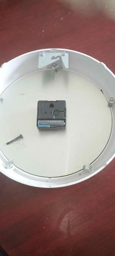 Photo of free Wall clock (E20, Stratford) #2