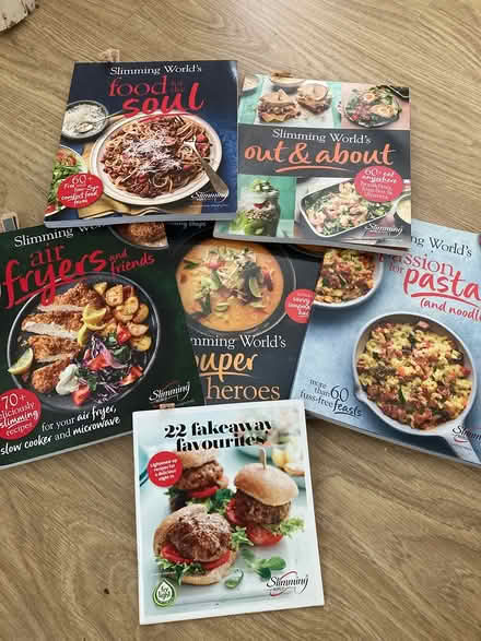 Photo of free SlimmingWorld recipe books (Mountnessing CM15) #1