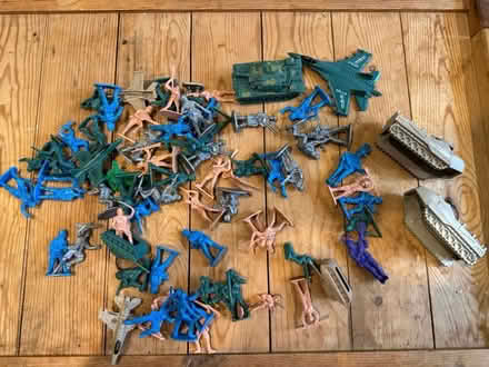 Photo of free Military figurines (NW DC — 20011) #1