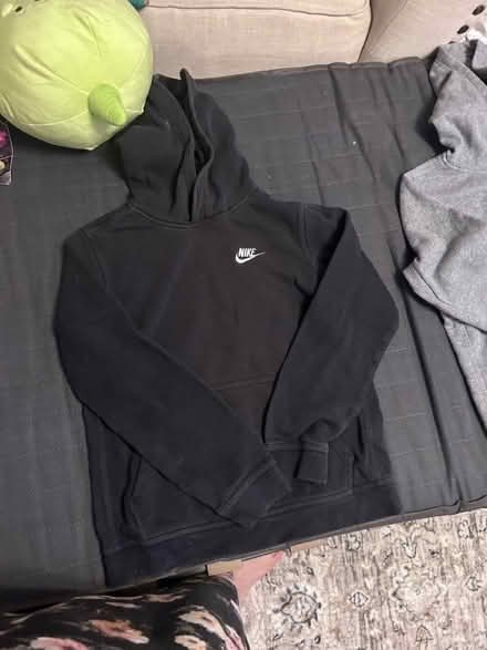 Photo of free Nike hoodies and Levi tshirt (Handsworth S13) #2