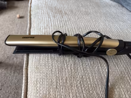 Photo of free Working hair straightens (Gipton LS8) #1