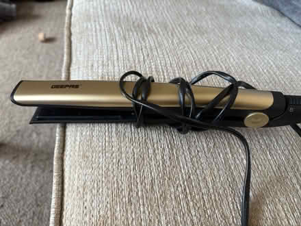 Photo of free Working hair straightens (Gipton LS8) #1