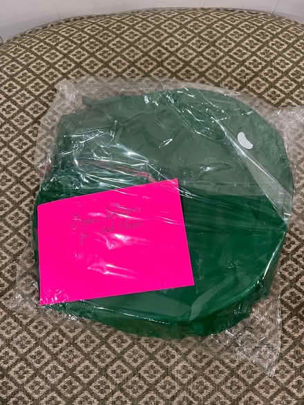Photo of free green screen for office chair (Wood Ridge) #1