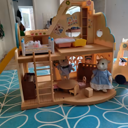 Photo of free Kids Sylvania Families Nursery/Bus (Knighton LE2) #2