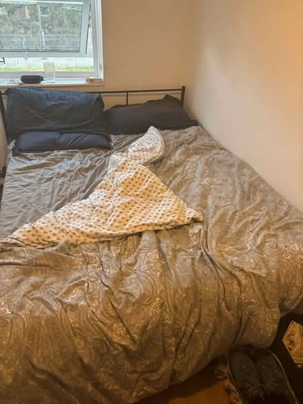 Photo of free King thick memory foam mattress (Limehouse E1) #1