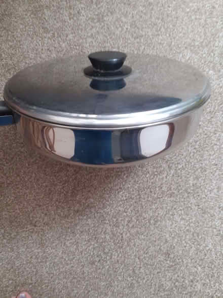 Photo of free Frying pan 12inches or 29cm wide (Bordon GU35) #2