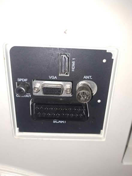 Photo of free Hitachi tv / monitor (Montpelier BS6) #4