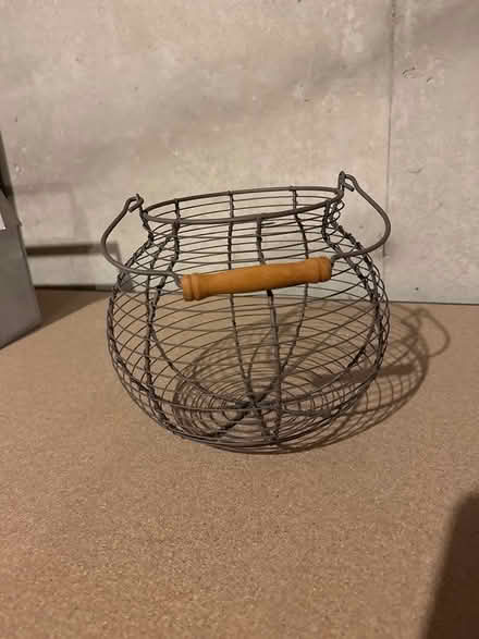 Photo of free Wire egg basket (Swedesboro - Gen Arthur elem) #1