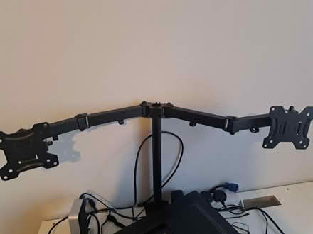 Photo of free Dual monitor mount for desk (Montpelier BS6) #1