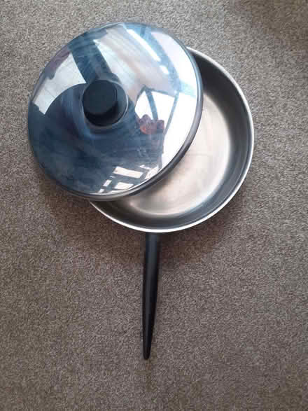 Photo of free Frying pan 12inches or 29cm wide (Bordon GU35) #3
