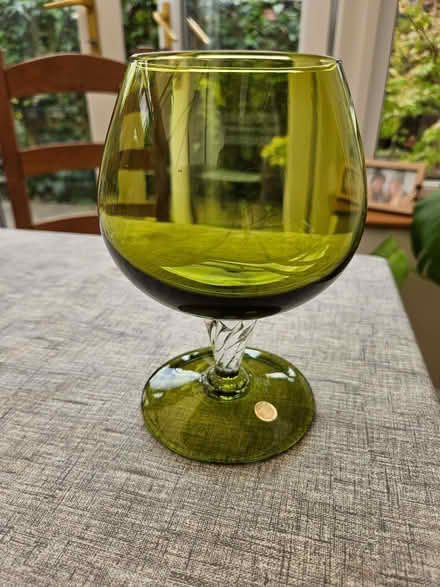 Photo of free 1960s Italian green glass vase (Chesham HP5) #1