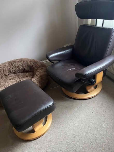 Photo of free Stressless Recliner (Layer-de-la-Haye CO2) #1