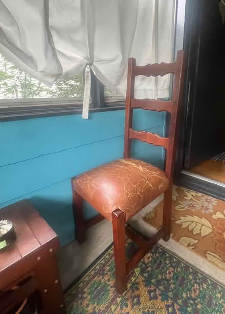 Photo of free RoundDining table & 3 chairs (Maplewood, NJ (Hilton )) #3