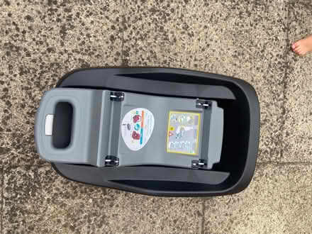 Photo of free Maxicosi Car seat base isofix -l (Romsey Ward CB1) #2