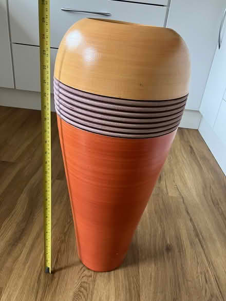 Photo of free Floor-standing vase (Aston CH5) #2