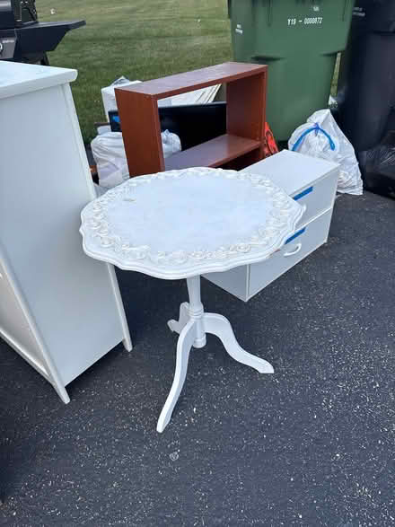 Photo of free White side table (Swedesboro - Gen Arthur elem) #1