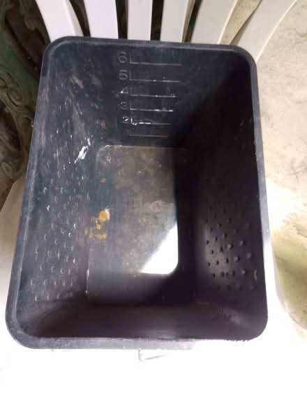 Photo of free Paint / adhesive "scuttle" (Bucknell SY7) #2