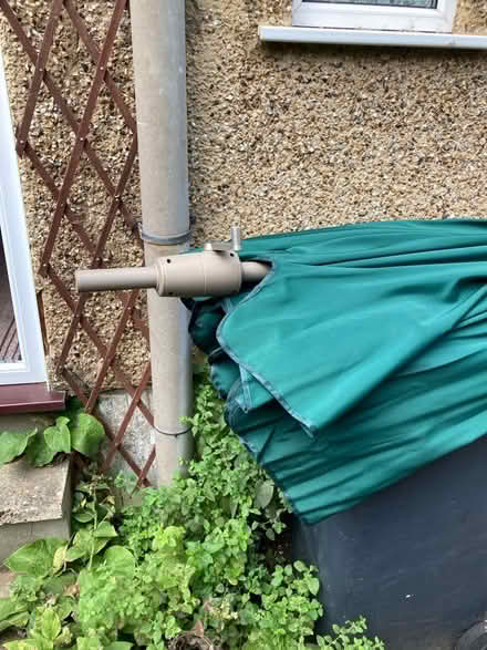 Photo of free Very large parasol = M/head River Area. (windsor-maidenhead-freegle CGA SL6) #4