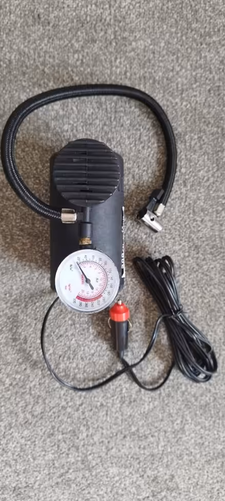 Photo of free Tyre compressor (Kingsway Bath) #2