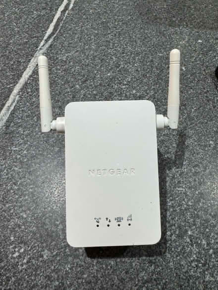 Photo of free Netgear WiFi extender (Amersham HP6) #1