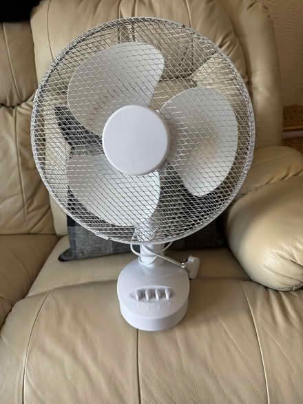 Photo of free 12" Desktop fan (Carlisle CA3) #1