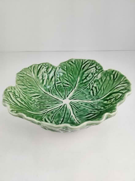 Photo of free 11" Green Lettuce Leaf Bowl (Victory Heights, North Seattle) #1