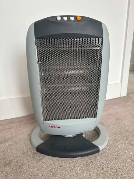 Photo of free Electric bar heater (Cardiff Bay CF11) #1