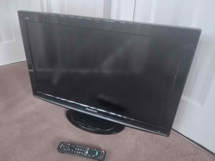 Photo of free 32" panasonic tv (Neston CH64) #1