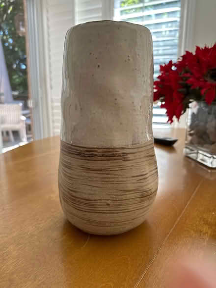 Photo of free Ceramic Vase (Aurora) #1