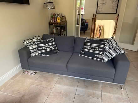 Photo of free Grey sofa (Berkhamsted HP4) #1